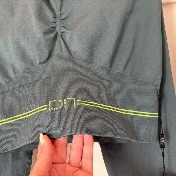 NWT LICI FIT workout set beautiful green/celadon color perfect for yoga - Picture 5 of 7